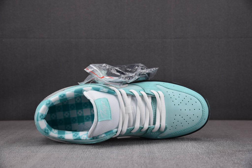 Nike SB Dunk  Low "Tiffany Aqua Diamond Lobster"