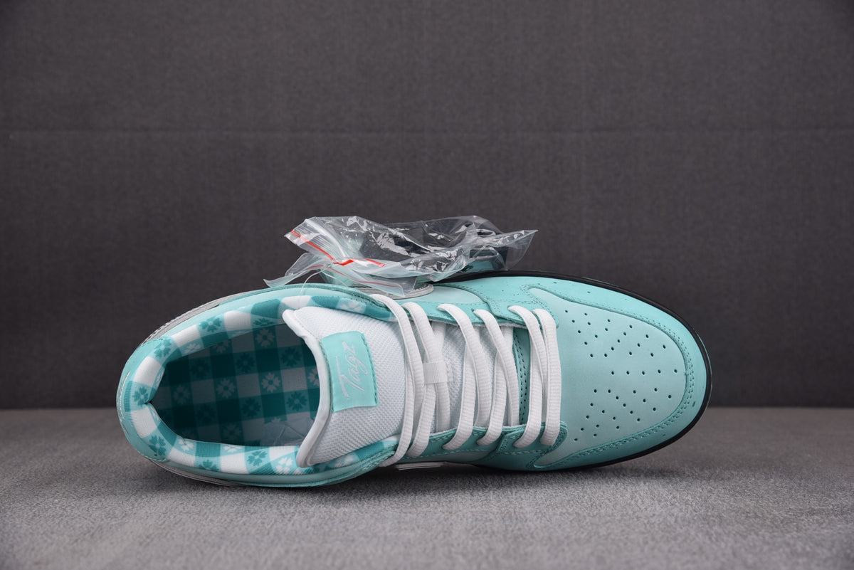 Nike SB Dunk  Low "Tiffany Aqua Diamond Lobster"