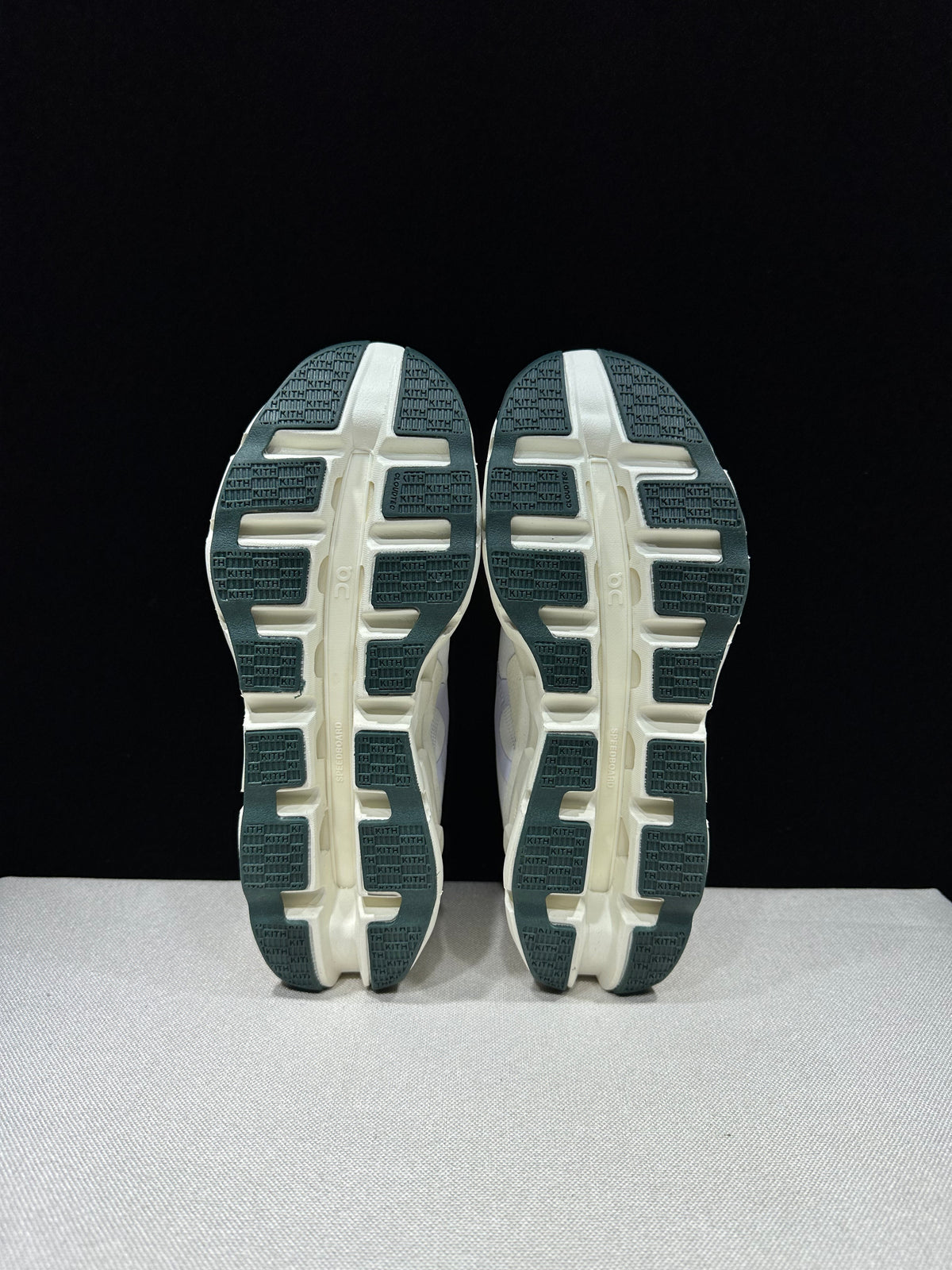 ON - KITH K TECH 1 WHITE GREEN