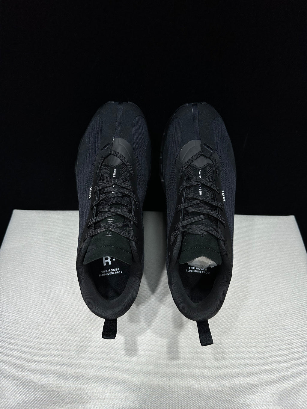 ON - KITH K TECH 1 TRIPLE BLACK