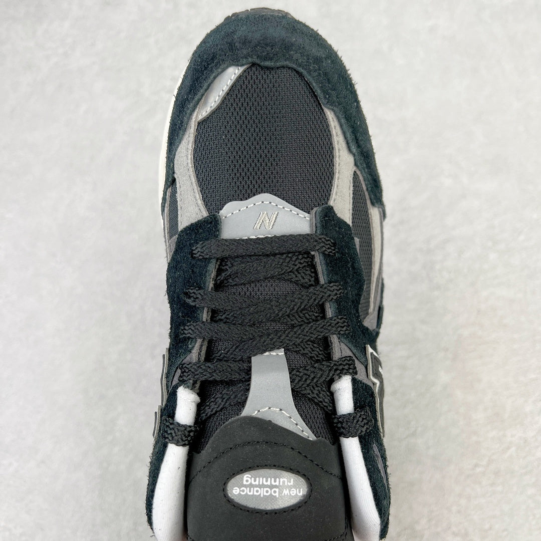 NEW BALANCE 2002R "Protection Pack" in Black/Grey