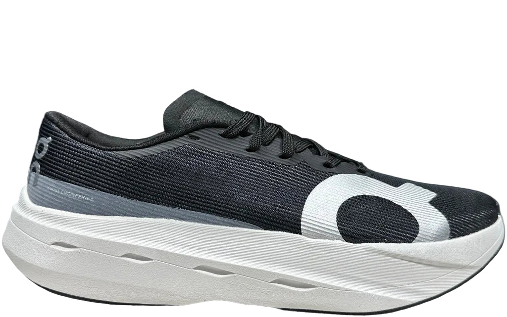ON - CLOUDBOOM VOLT BLACK WHITE LOGO