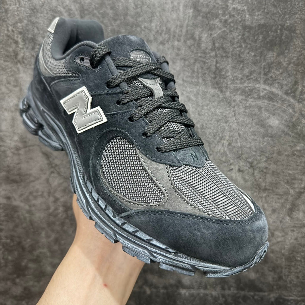 NEW BALANCE 2002R "Vintage Black Grey"