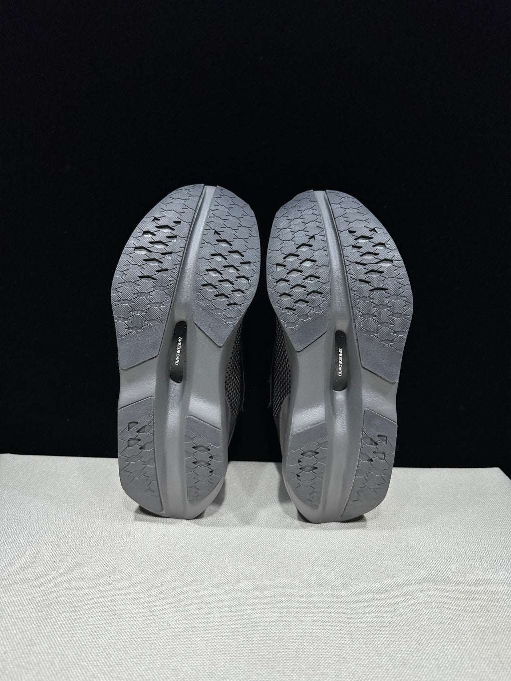 ON - CLOUDBOOM VOLT EMBER PEBBLE