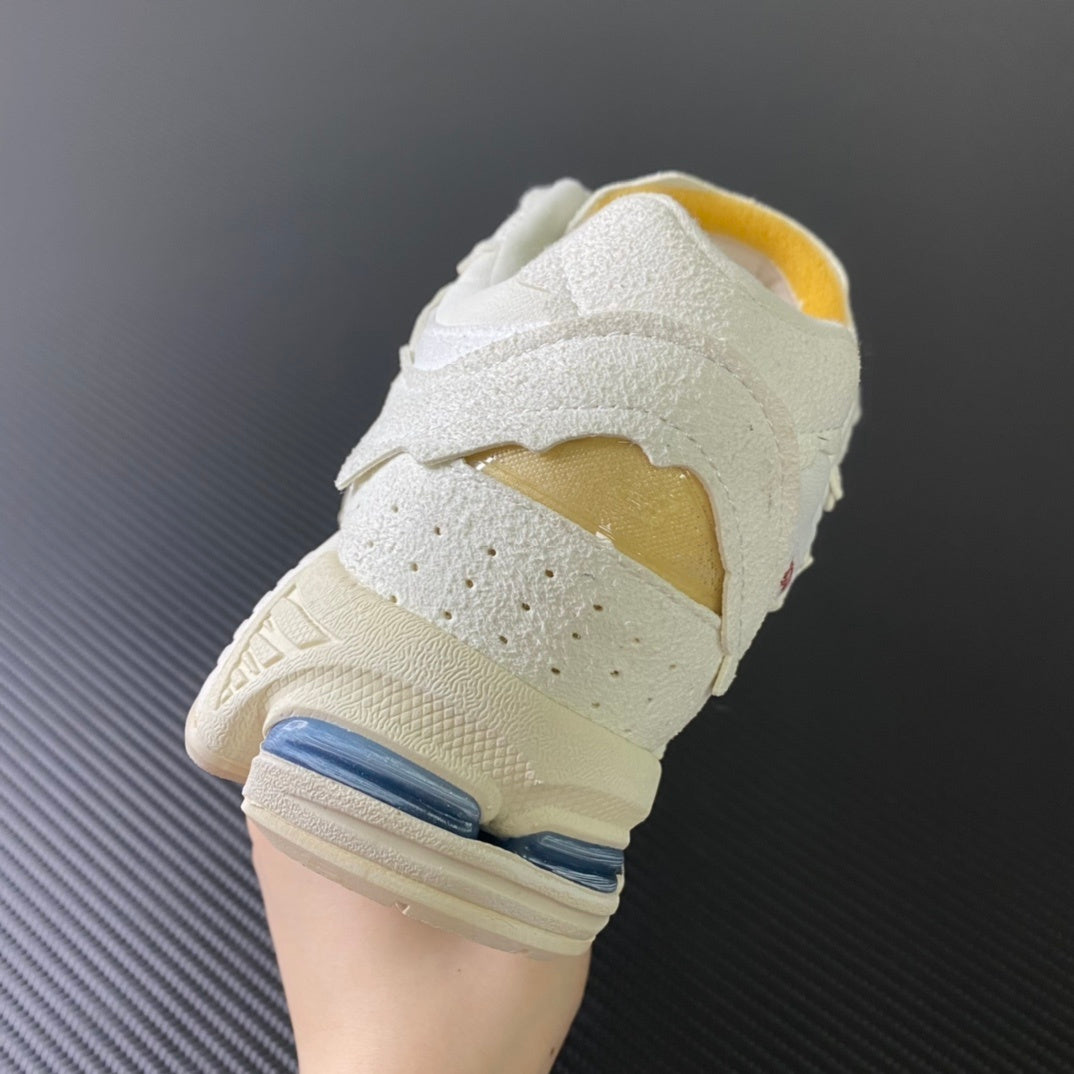 NEW BALANCE 2002R  Protection Pack in "Sea Salt"