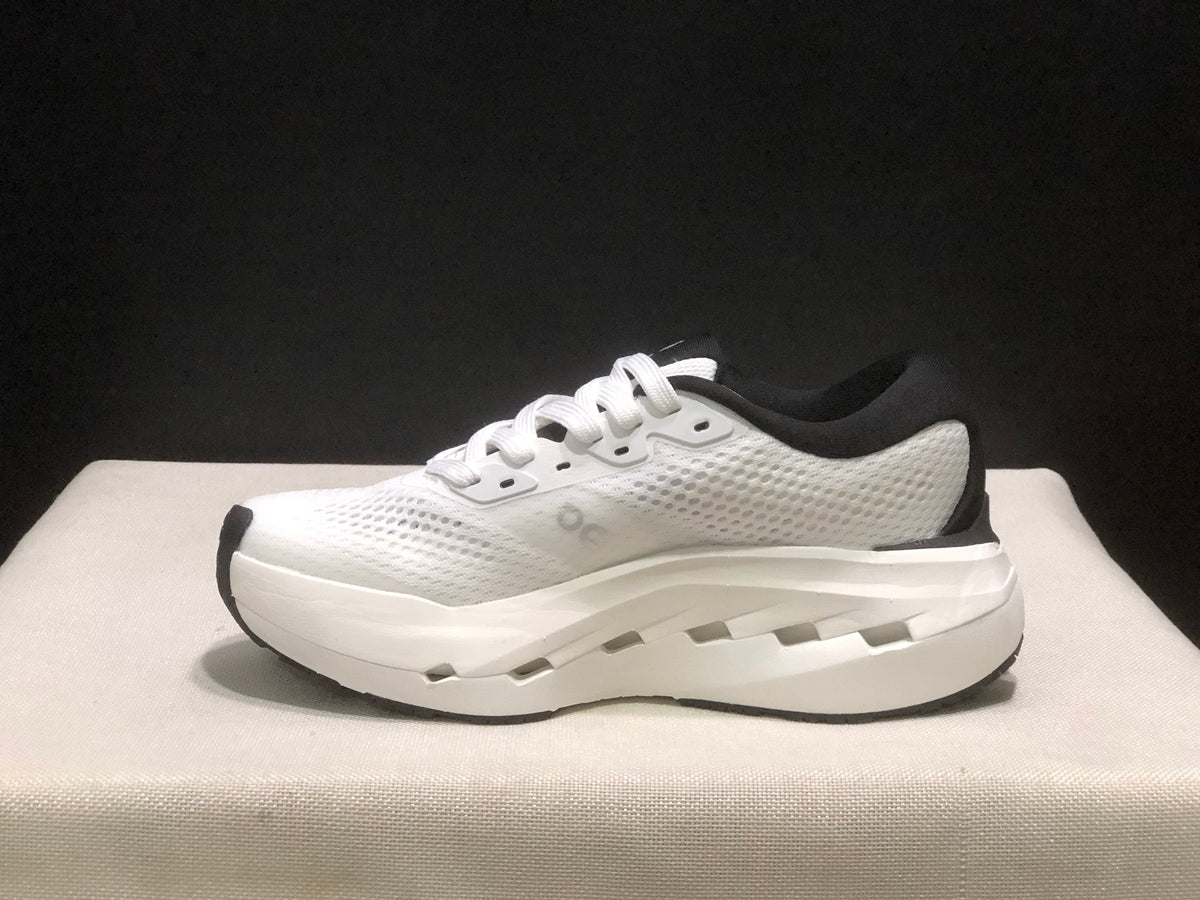 ON- Cloudrunner 3 Max White Black