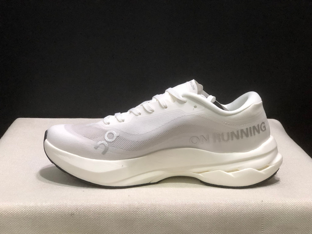 ON - CLOUD BOOM RUNNING WHITE