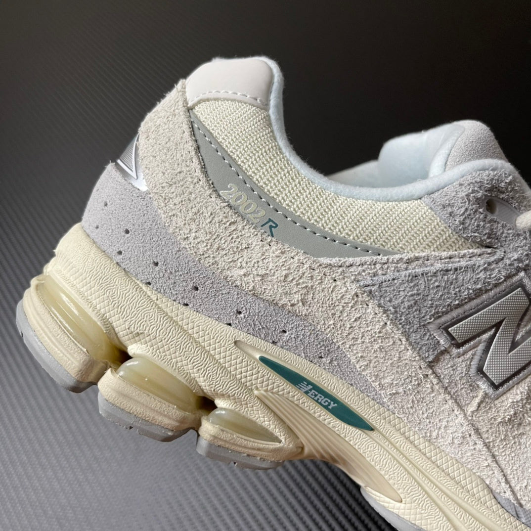 NEW BALANCE 2002R "Linen"