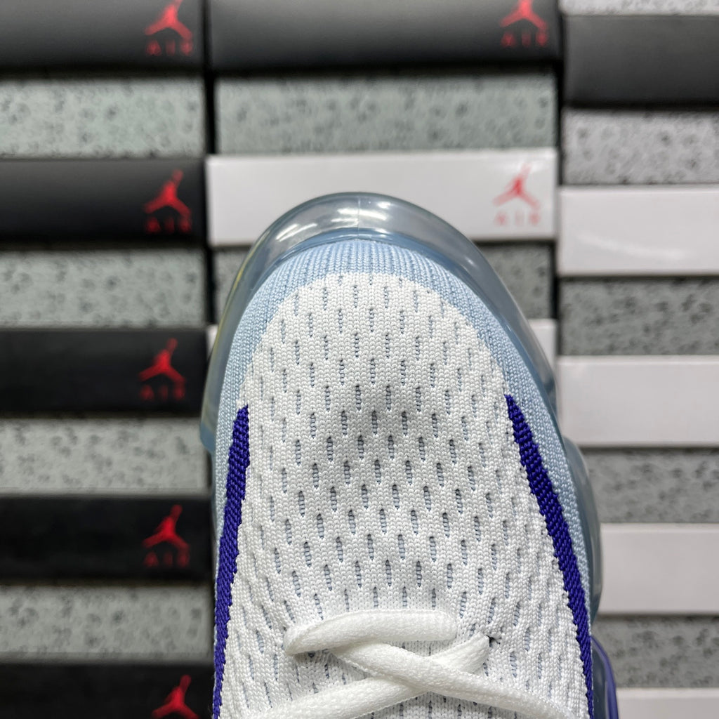 GROUND MOOPIE white and ice gray