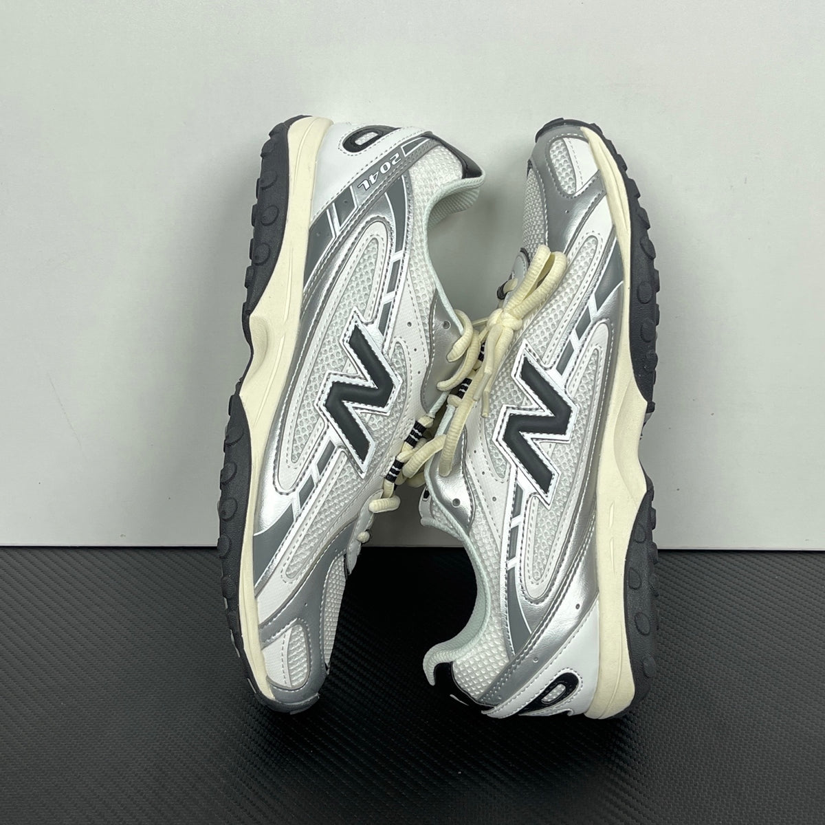 New Balance 204L Silver Metallic Black
