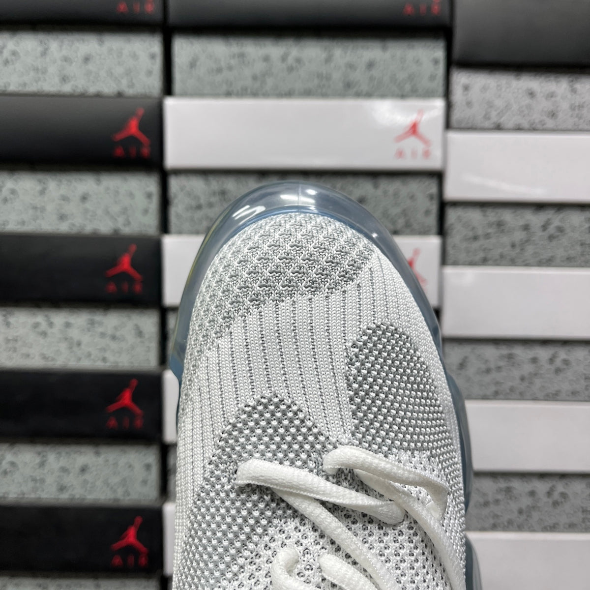 GROUND MOOPIE White Gray / Ice Gray