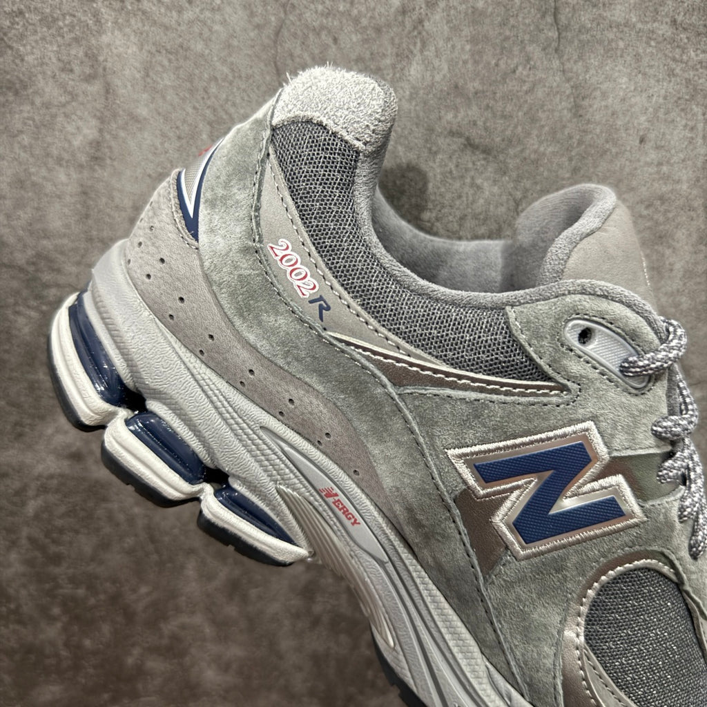 NEW BALANCE 2002R grey and indigo/navy