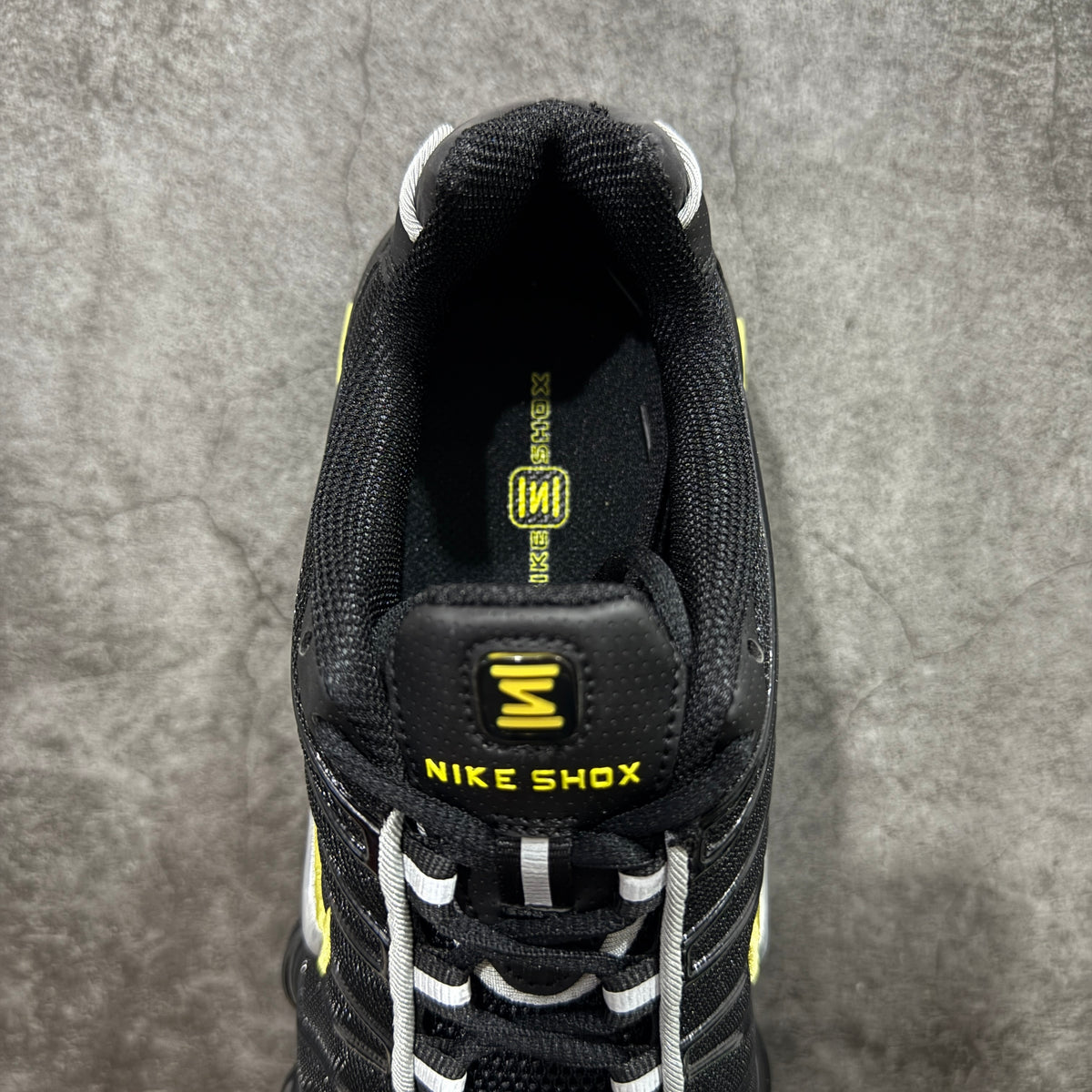 NIKE SHOX TLX Black/Dynamic Yellow/Metallic Silver
