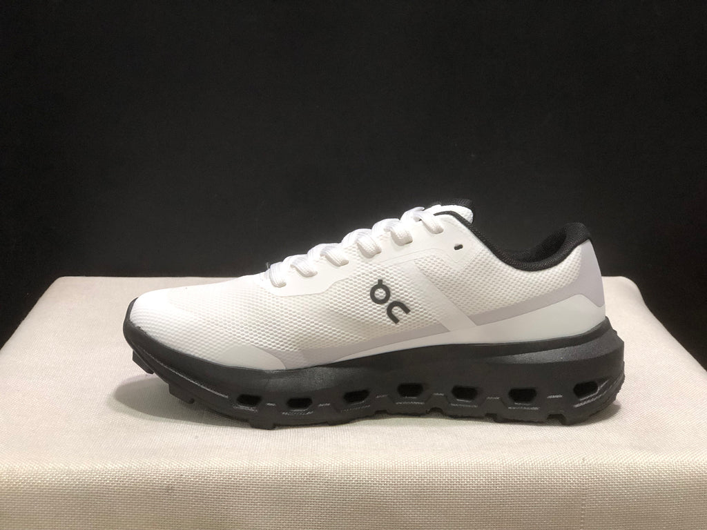 ON - Cloudvista 3  white black