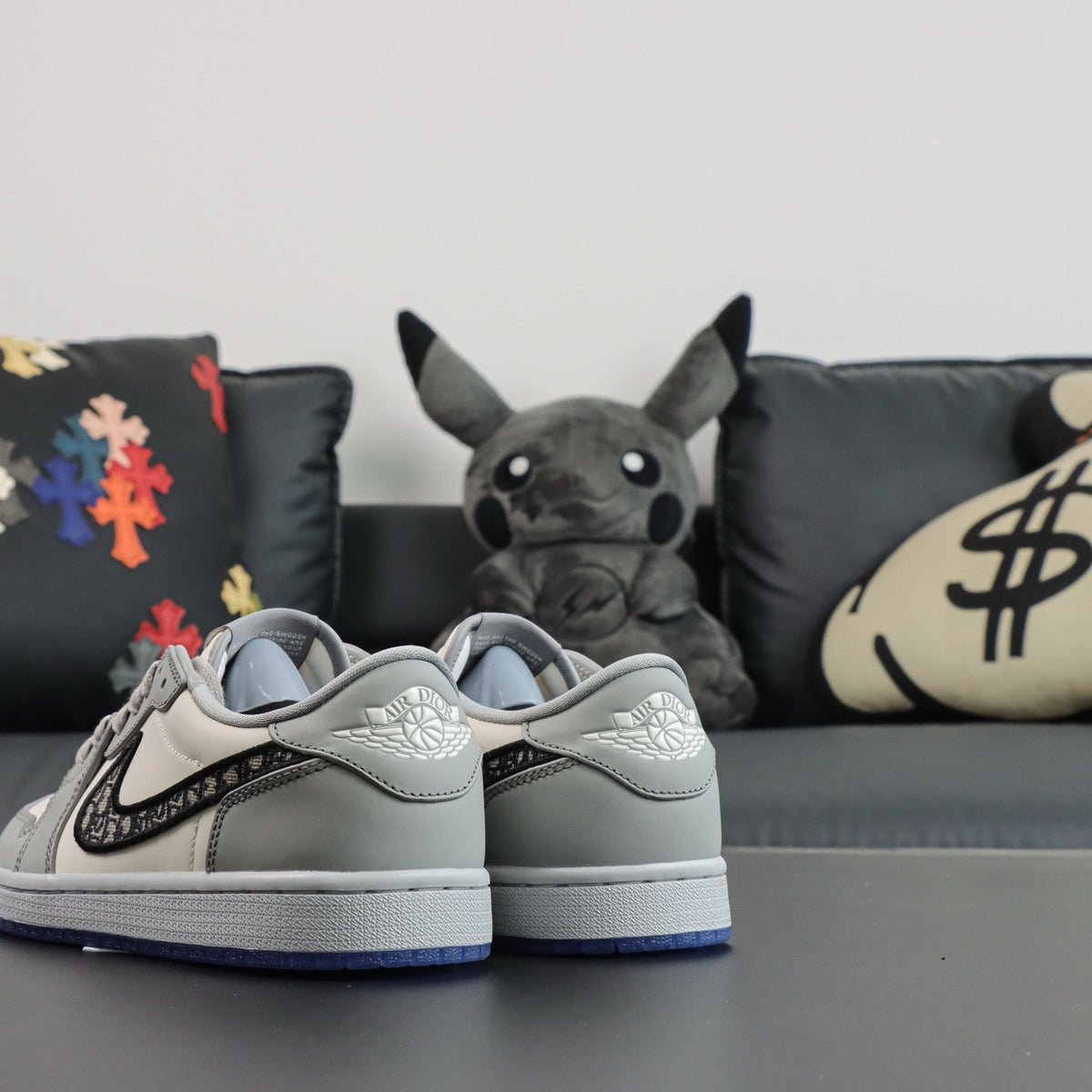 Jordan 1 Retro Low x Dior