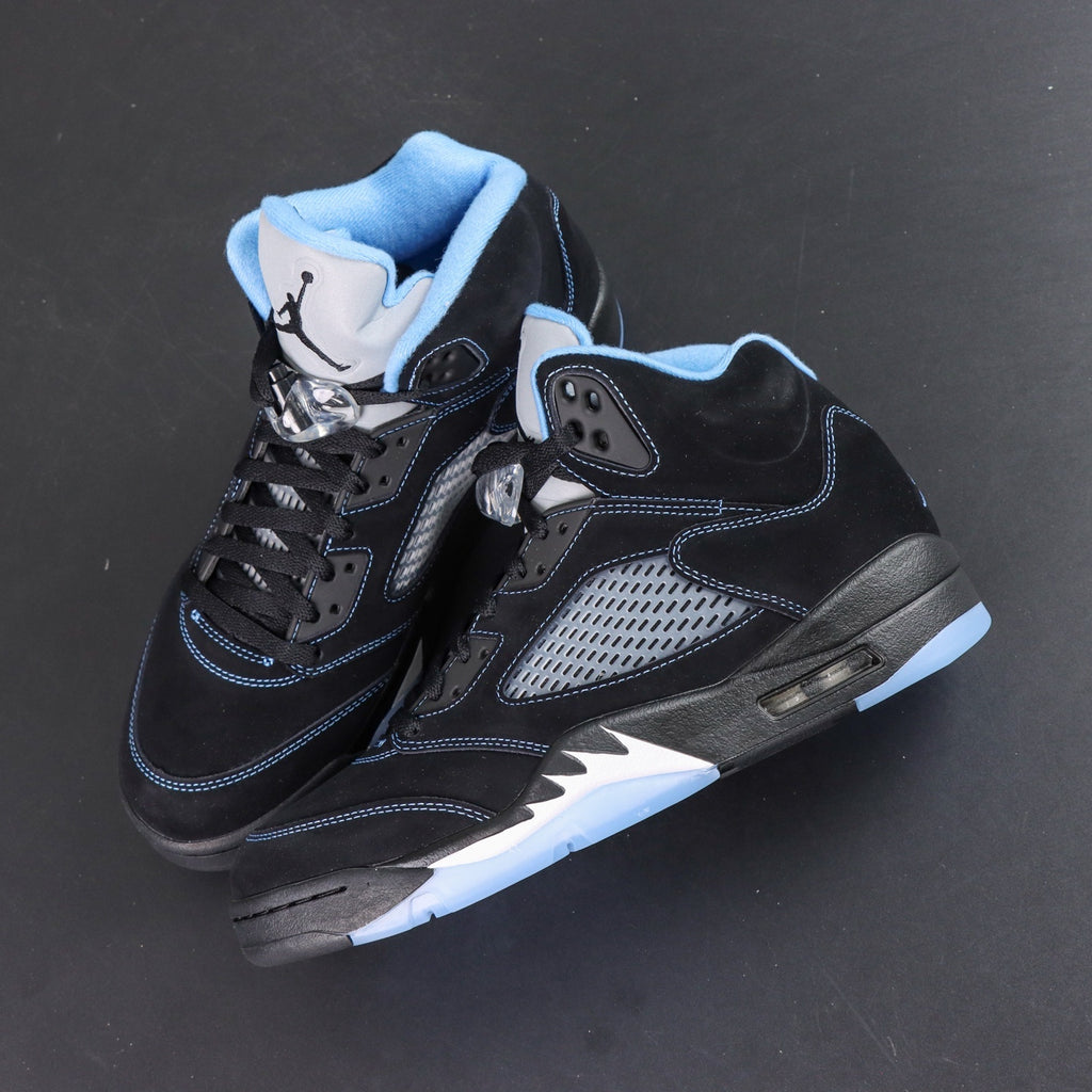 Jordan 5 'Black Carolina'