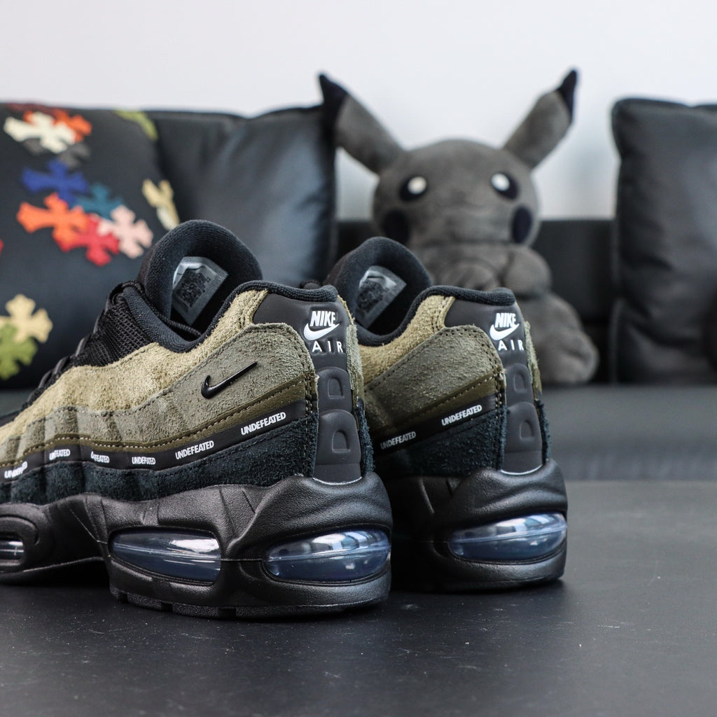 Nike Air Max 95 x Undefeated 'Medium Olive' (Geo La Brea)