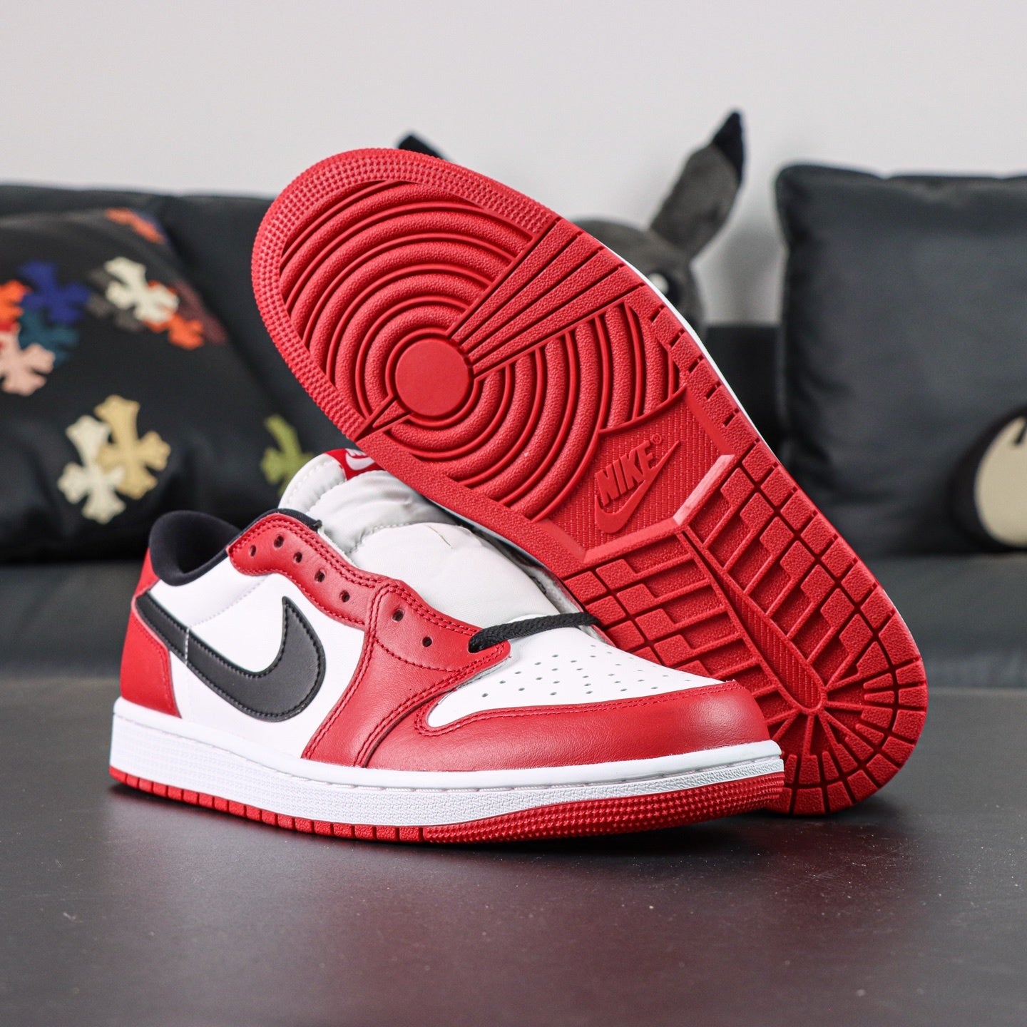 Jordan 1 Low OG 'Chicago'