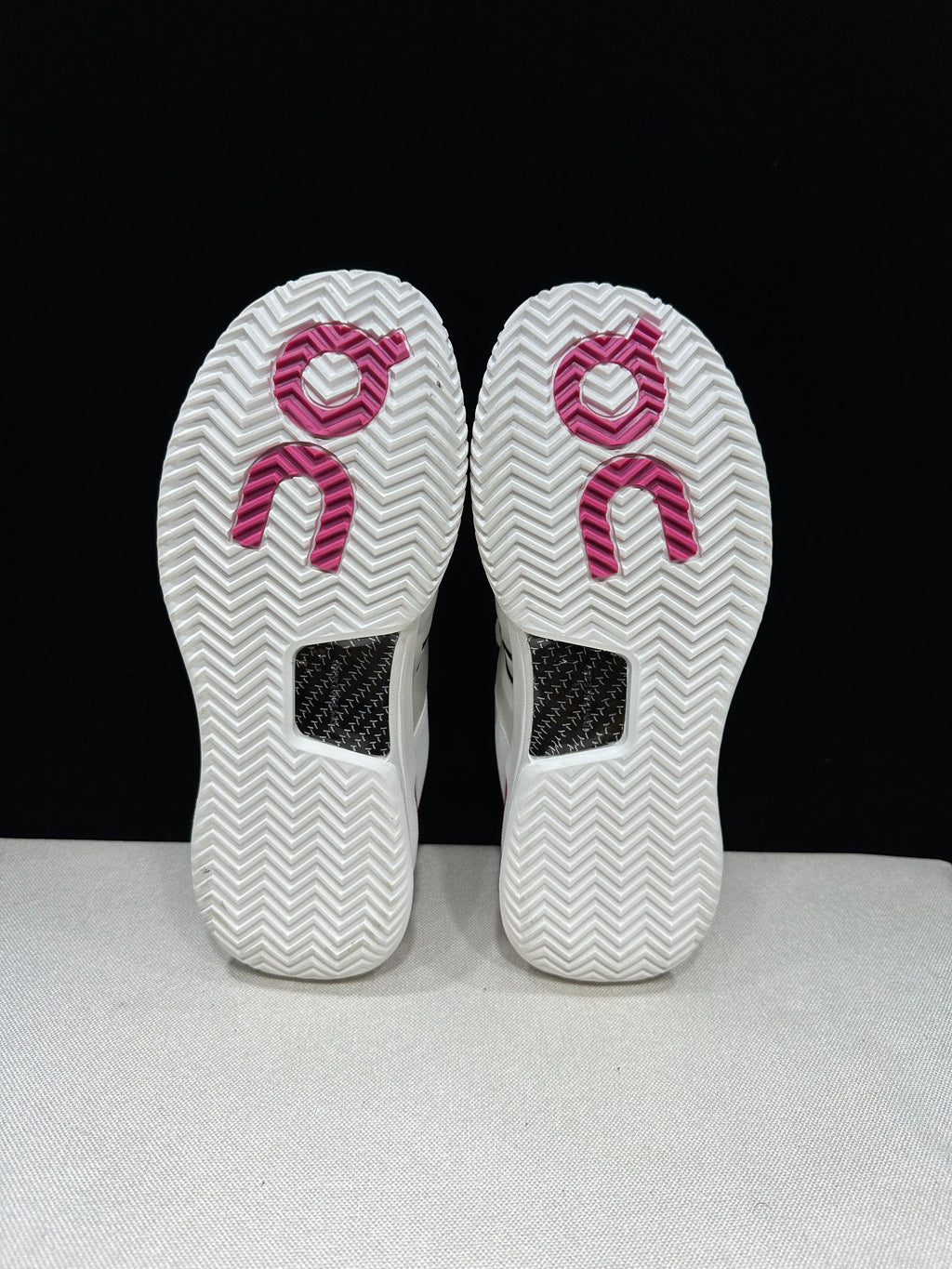THE ROGER Pro 2 'White | Pink'