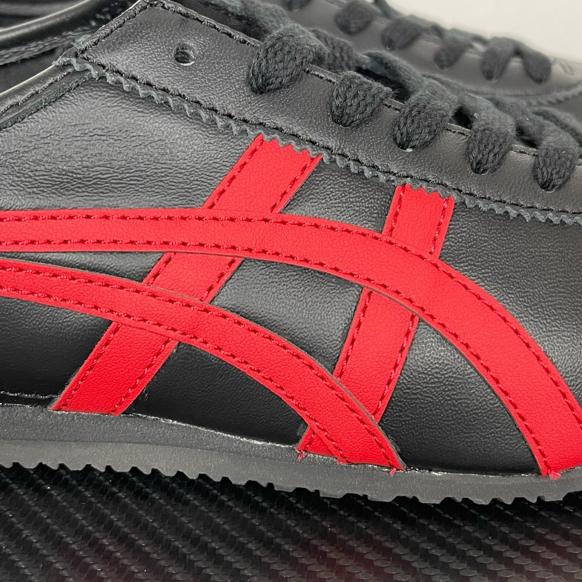 Onitsuka Tiger Mexico 66 'Black Classic Red'