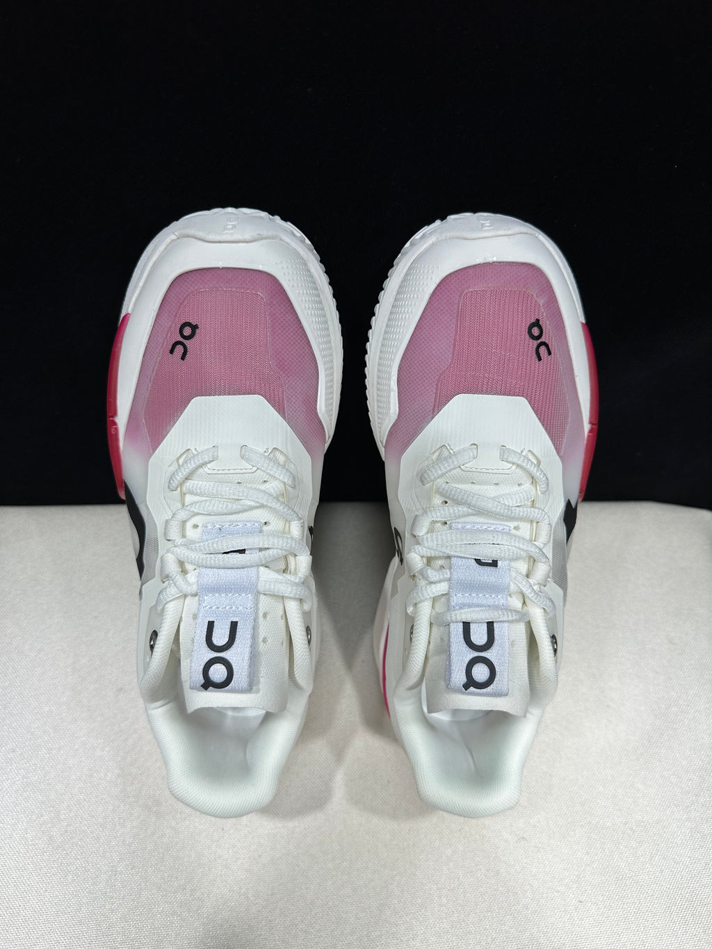 THE ROGER Pro 2 'White | Pink'