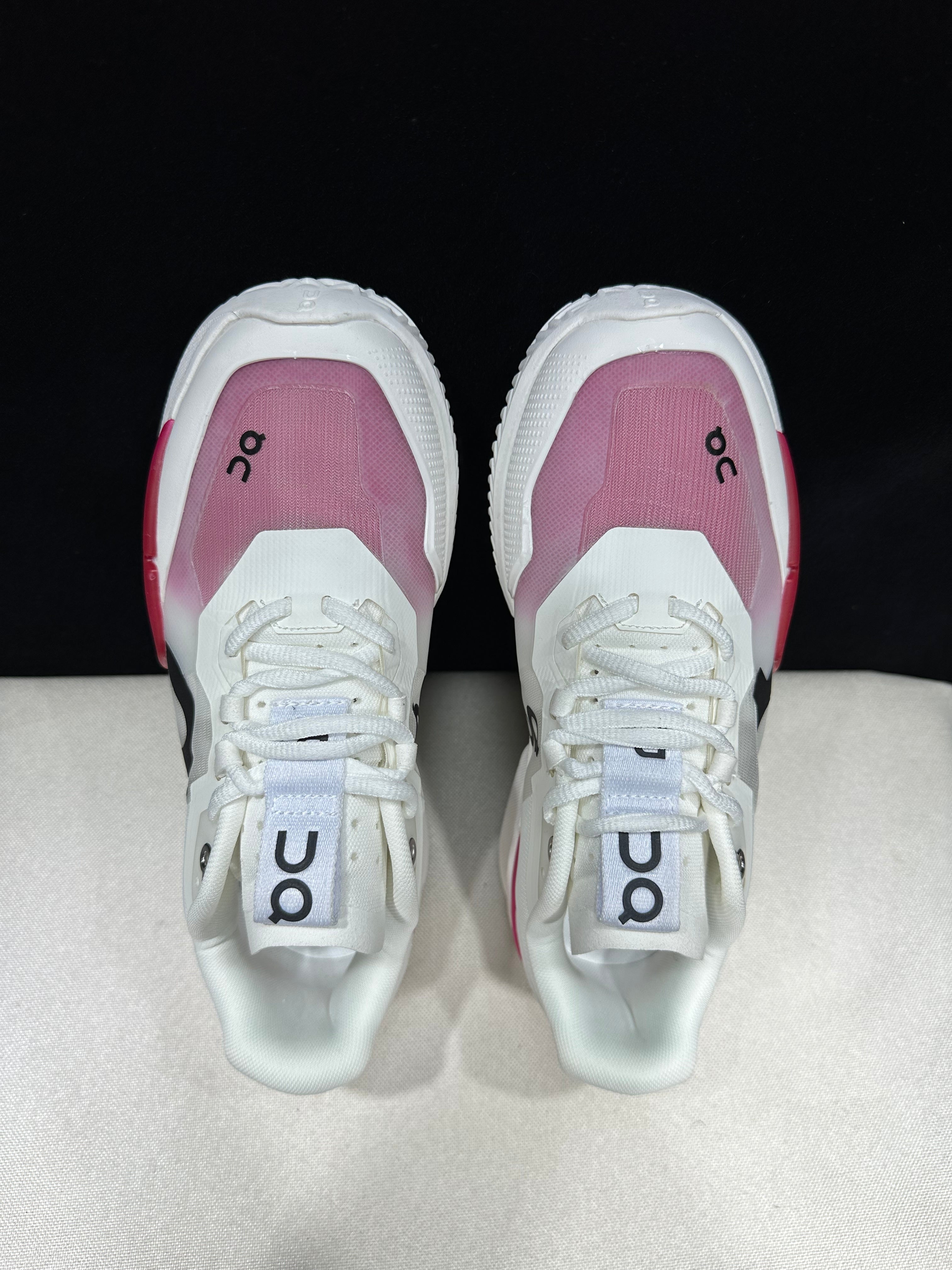 THE ROGER Pro 2 'White | Pink'