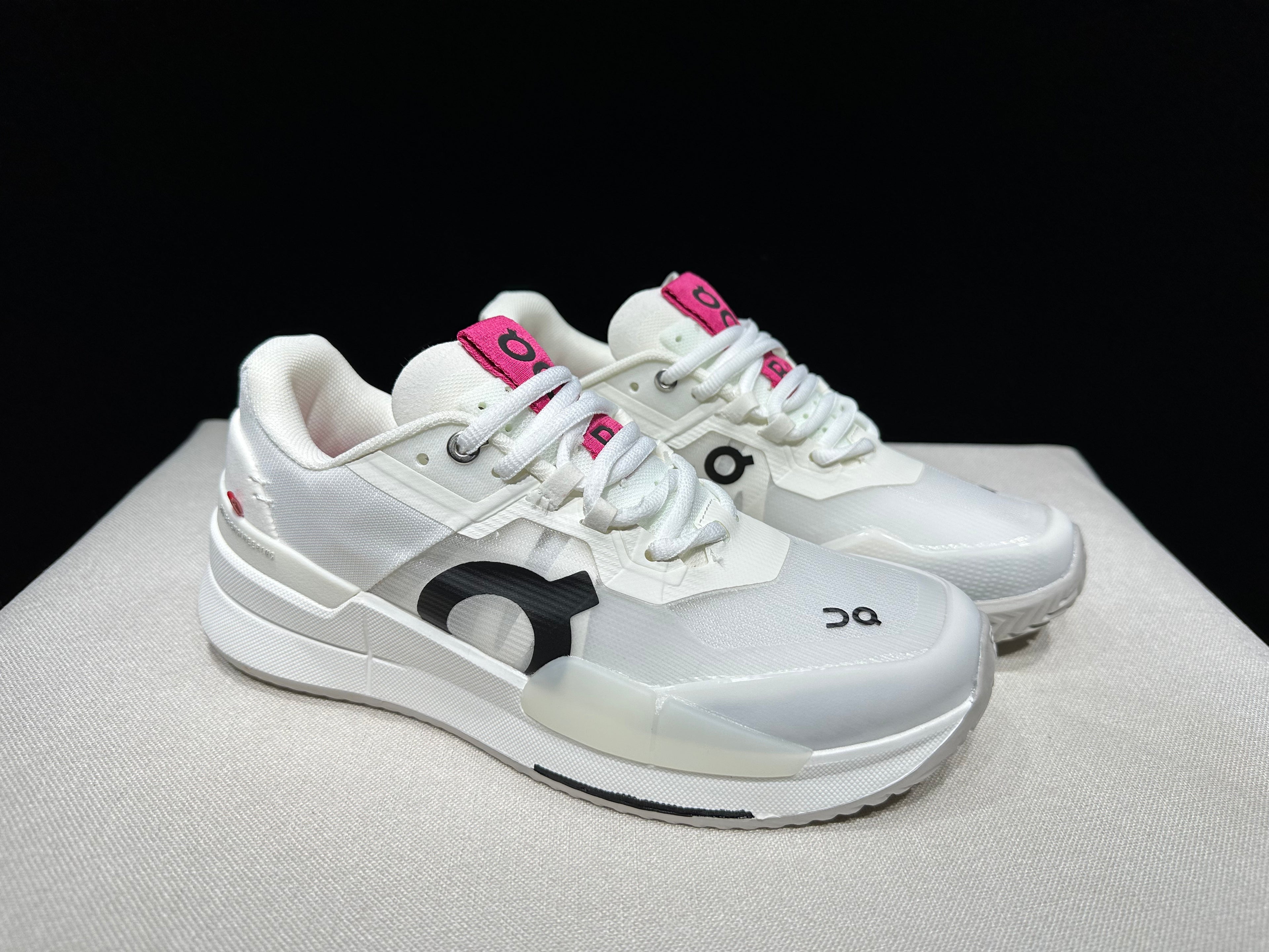 THE ROGER Pro 2 'Arctic | Pink'