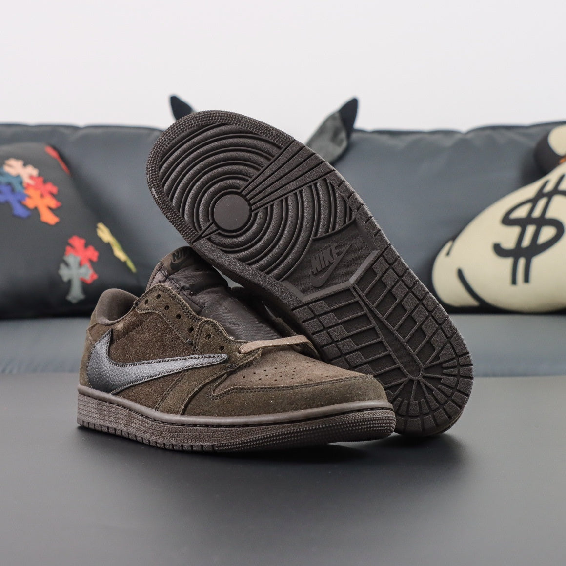 Jordan 1 Retro Low OG SP x Travis Scott 'Velvet Brown'