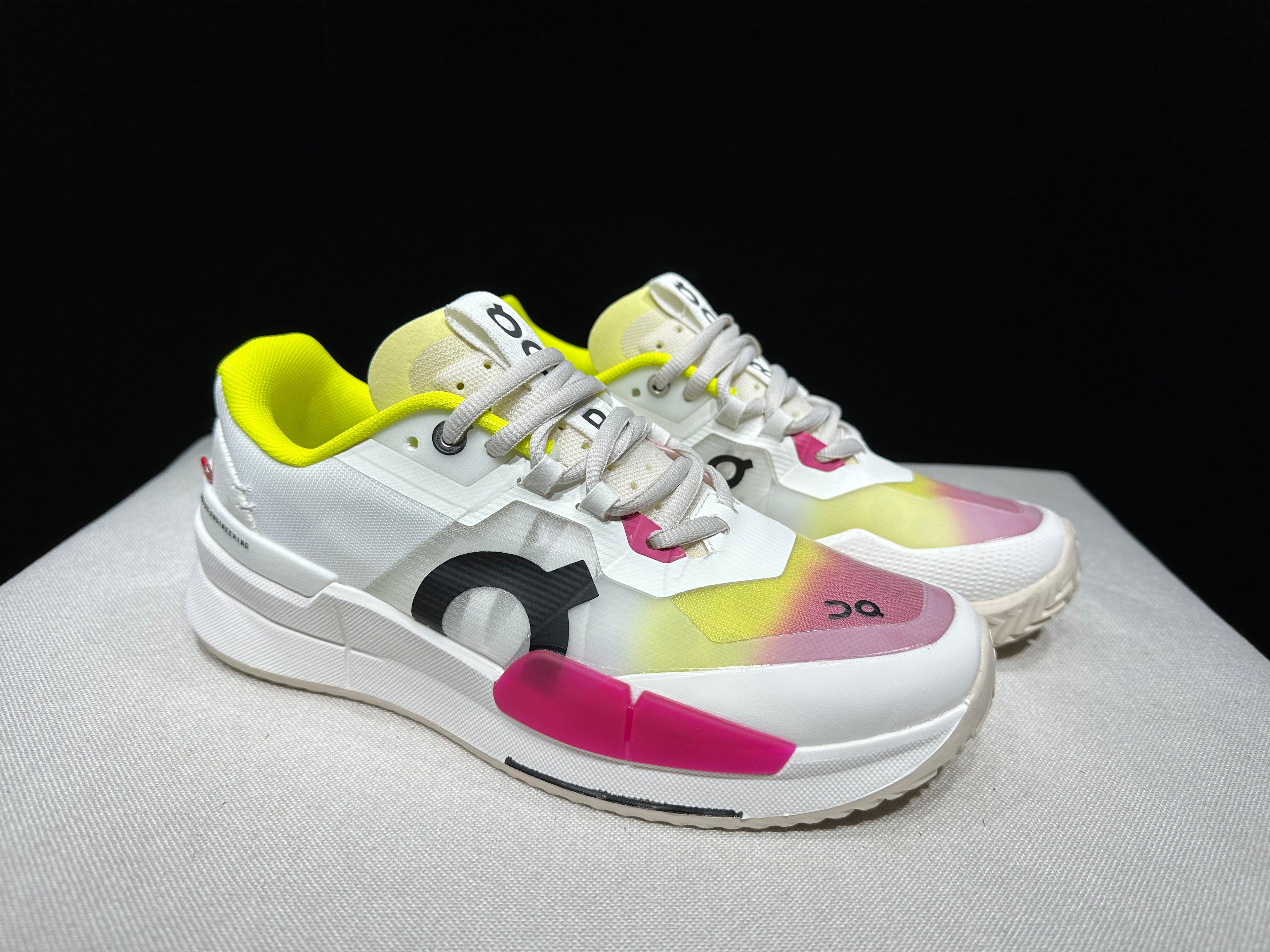 THE ROGER Pro 2 'White | Lime'