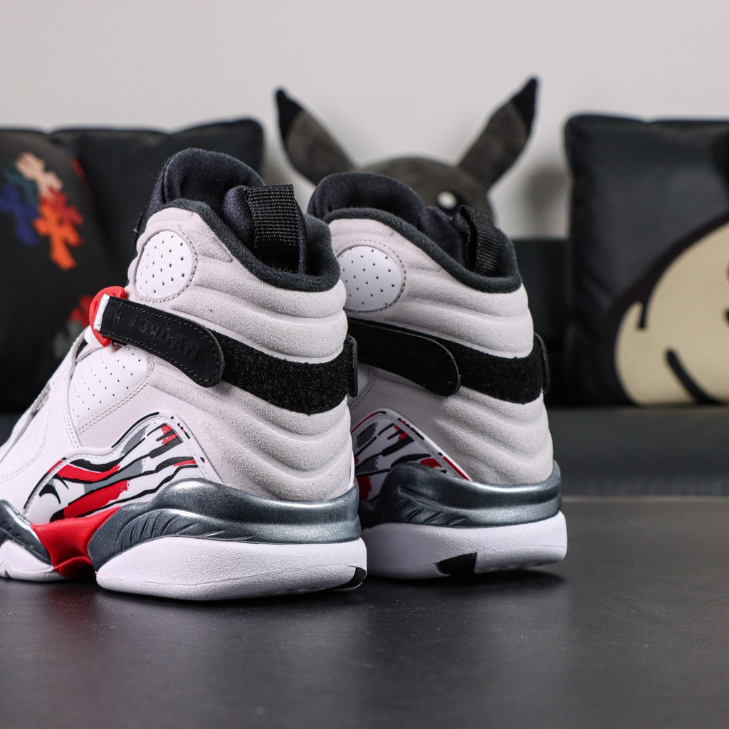 Jordan 8 'Bugs Bunny' 2025