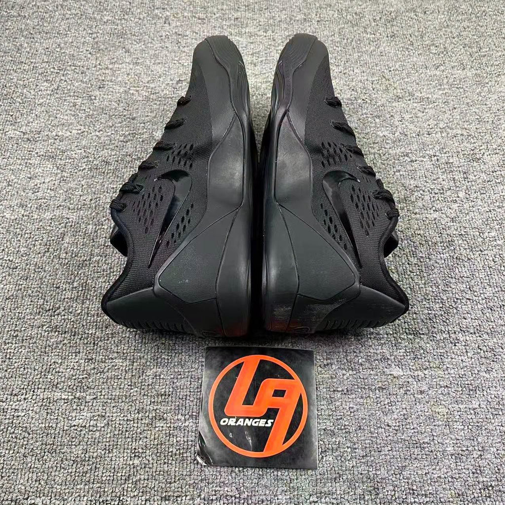 Kobe 9 EM low Protro Triple Black Blackout