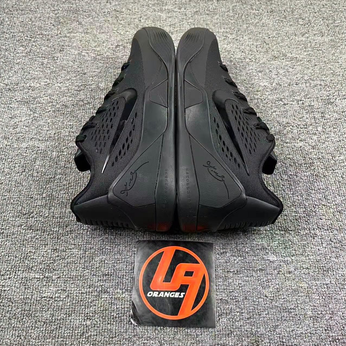 Kobe 9 EM low Protro Triple Black Blackout