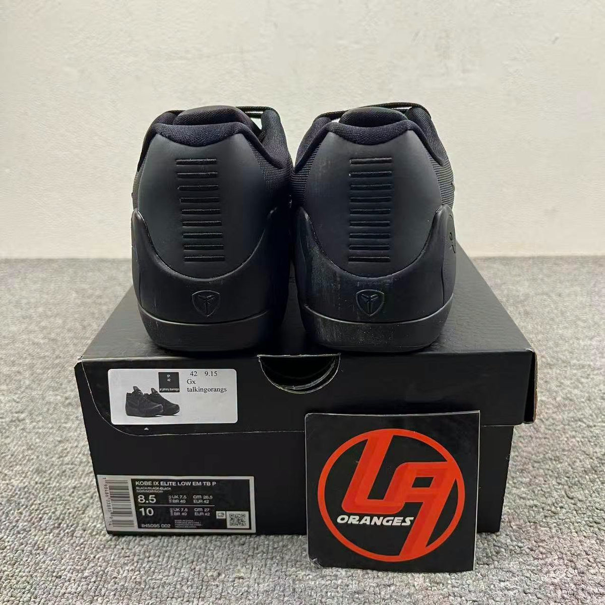 Kobe 9 EM low Protro Triple Black Blackout