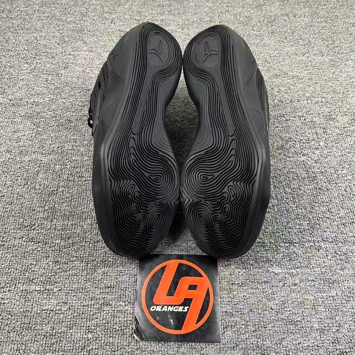 Kobe 9 EM low Protro Triple Black Blackout