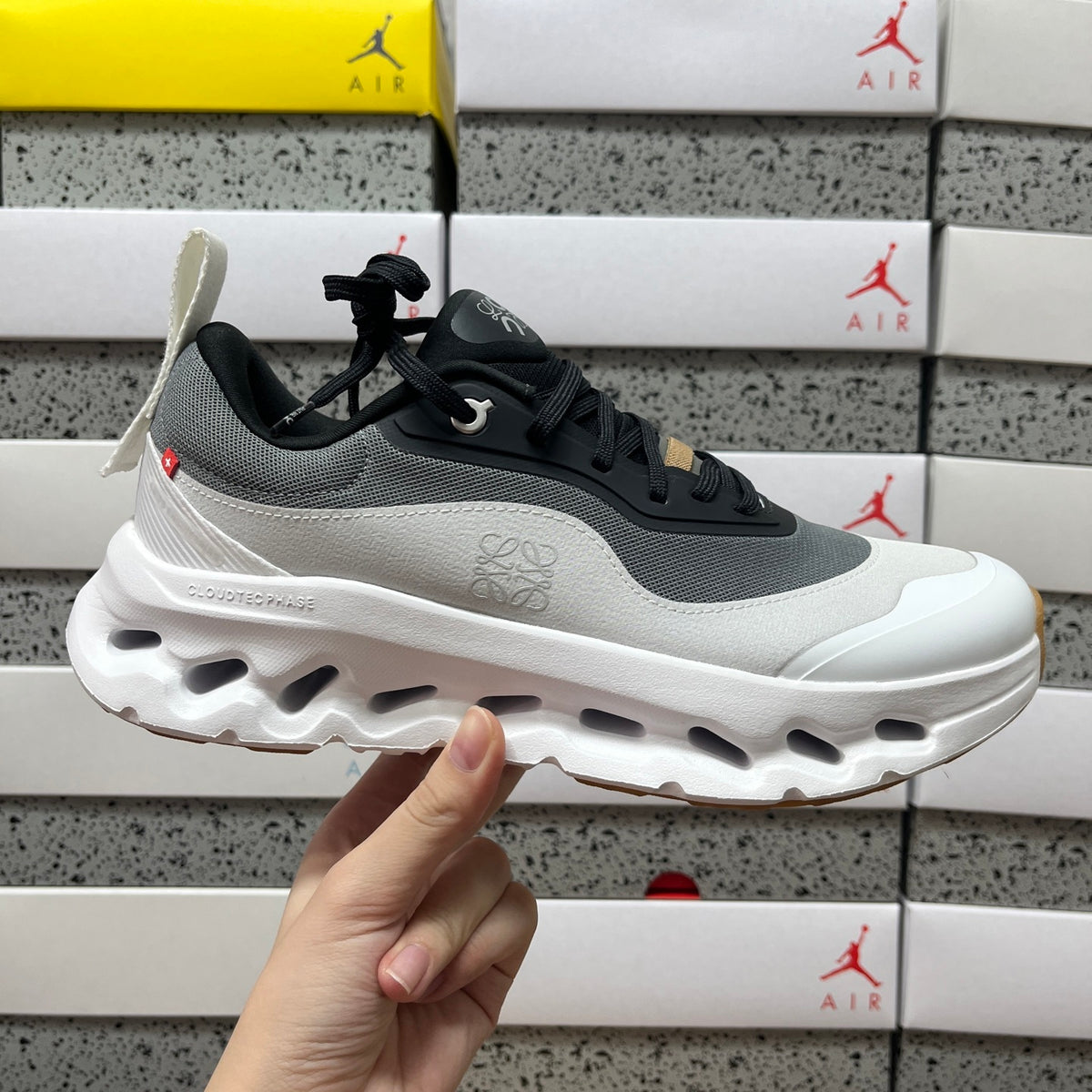 ON - Cloudtilt 2.0 x LOEWE 'Black White'