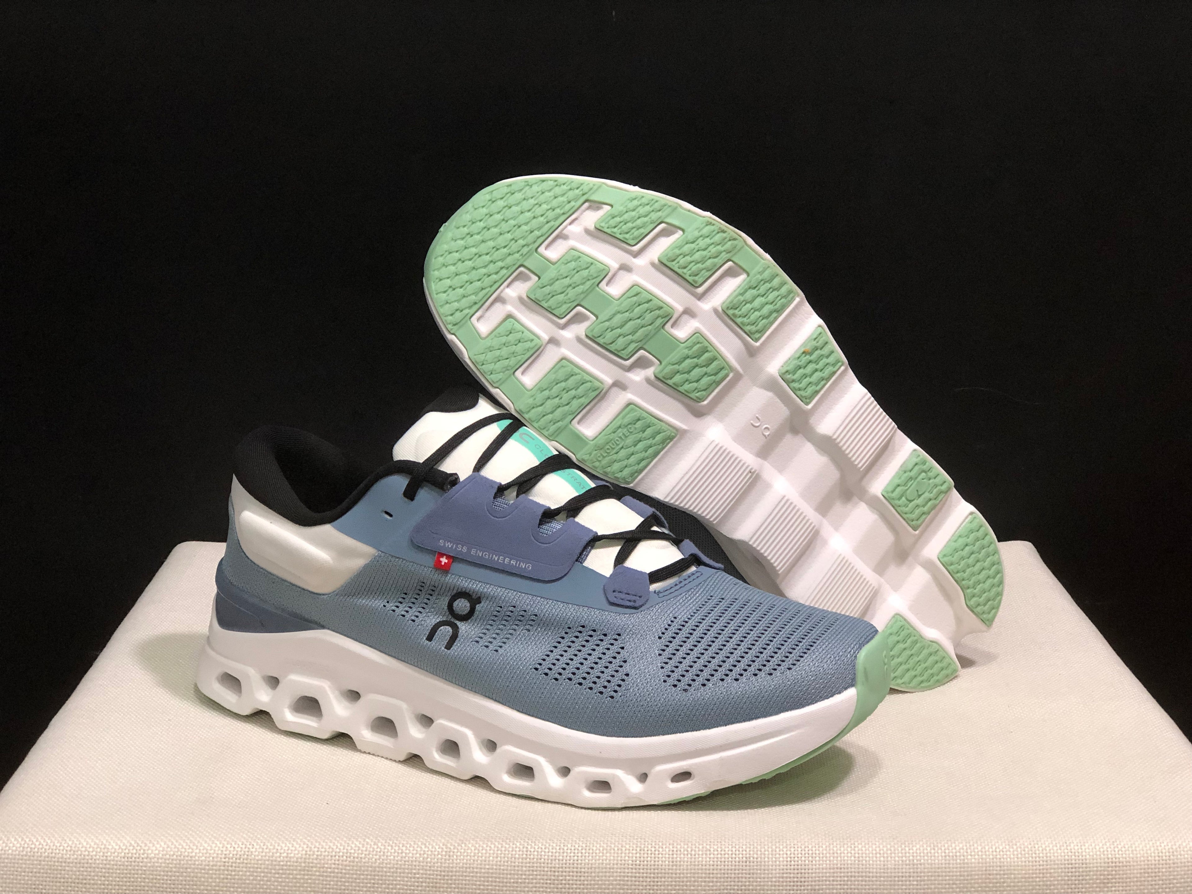 Cloudstratus 3 'Wash Nimbus'