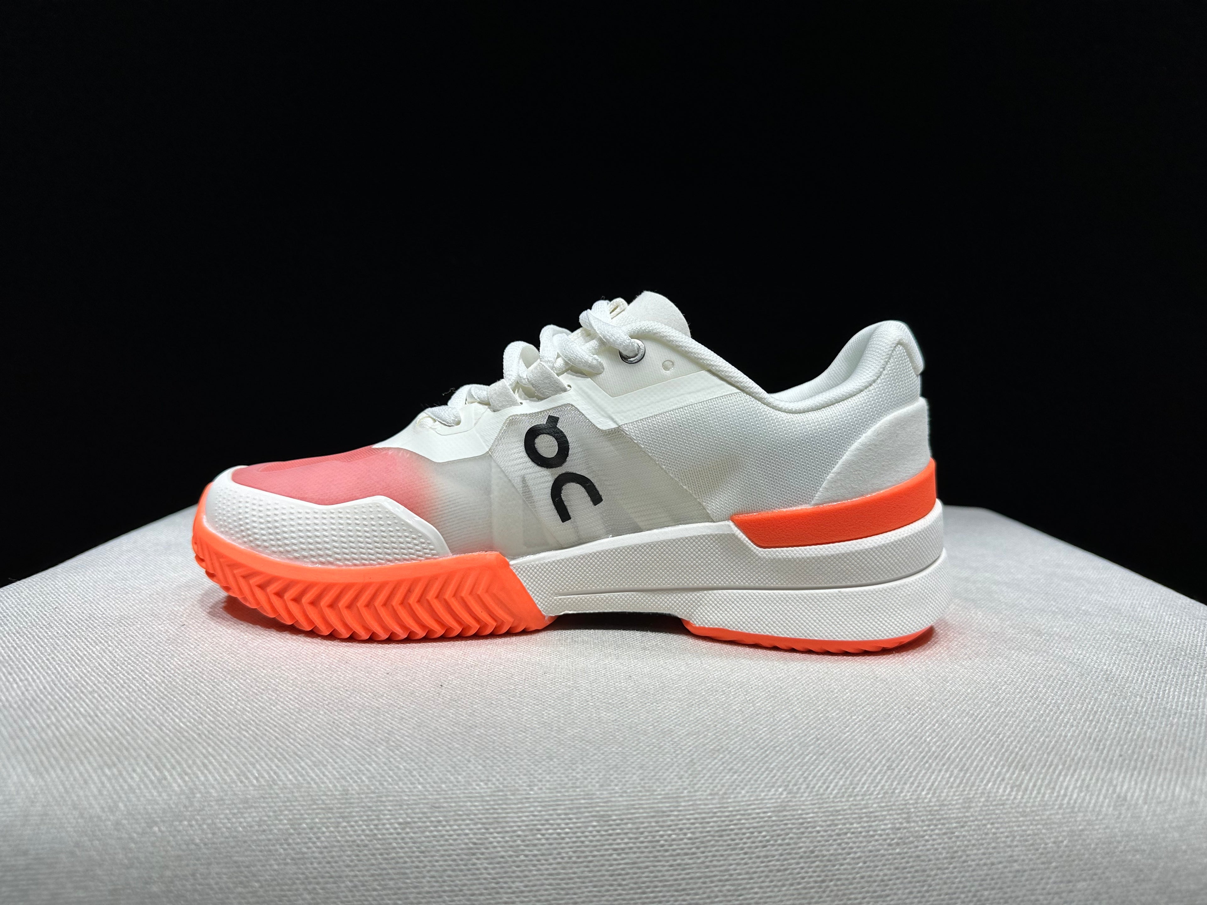 THE ROGER Pro 2 'White | Orange'