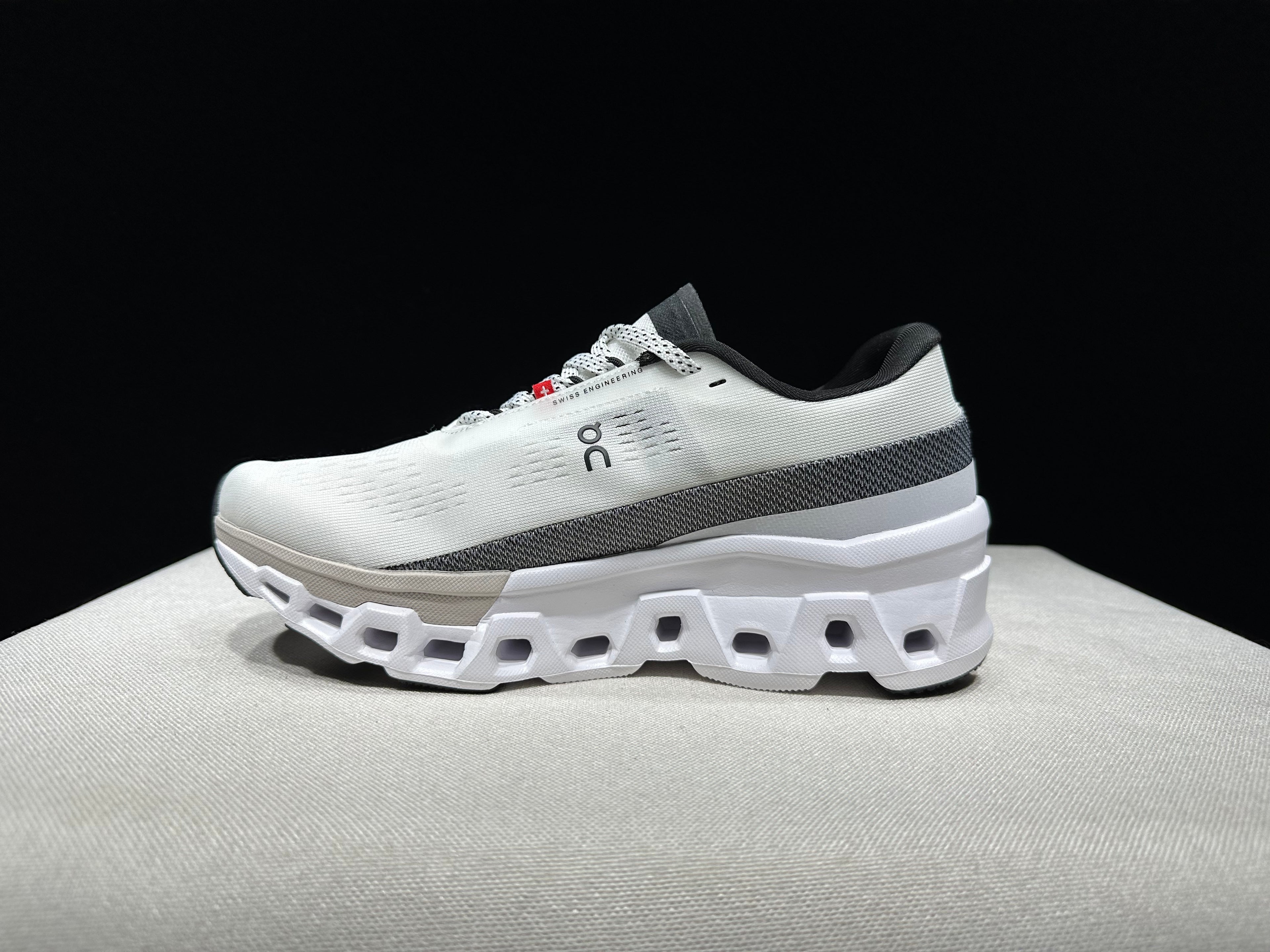 ON - Cloudmonster 2 'White Frost'