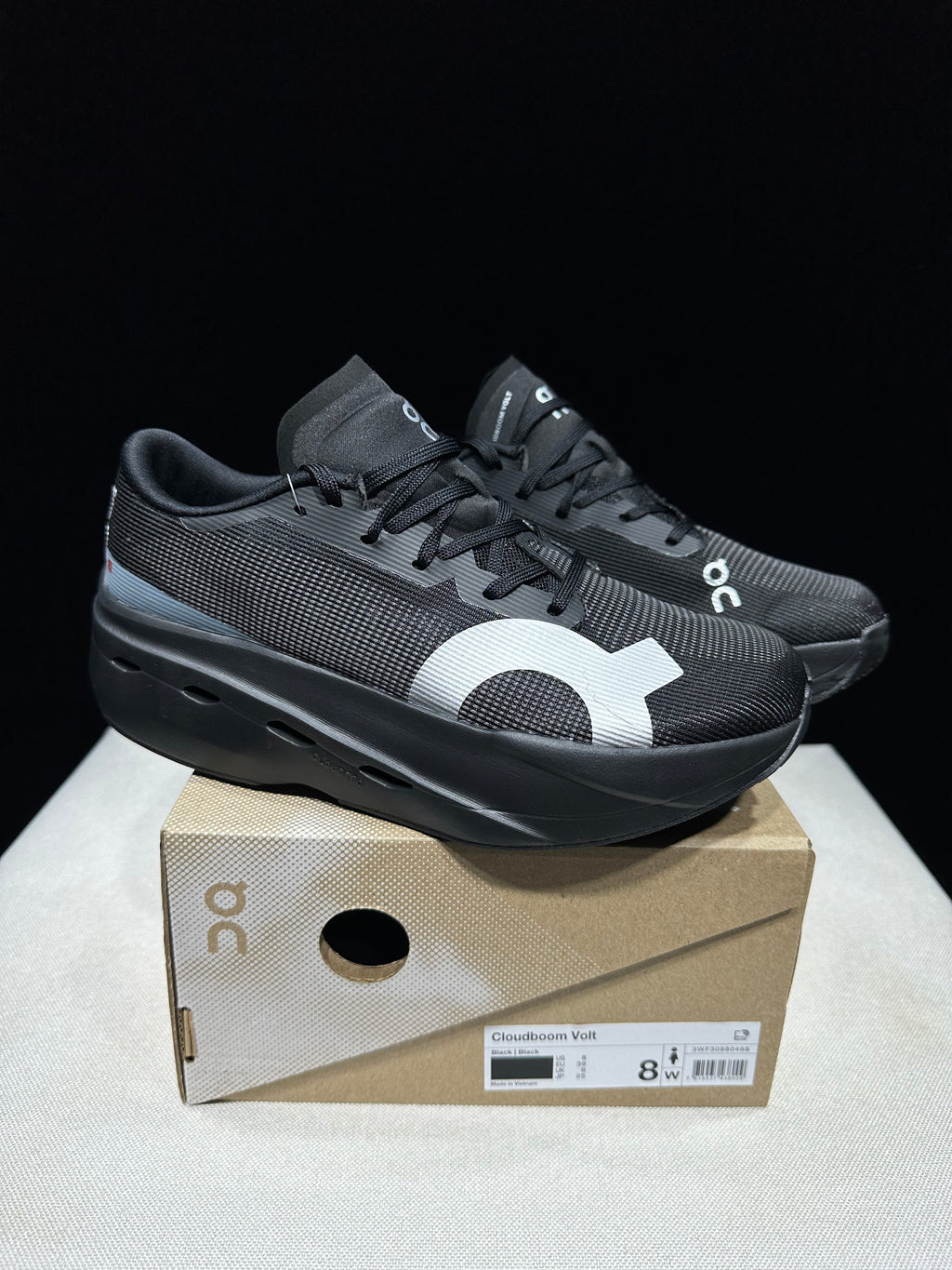 ON - CLOUDBOOM VOLT ALL BLACK V2
