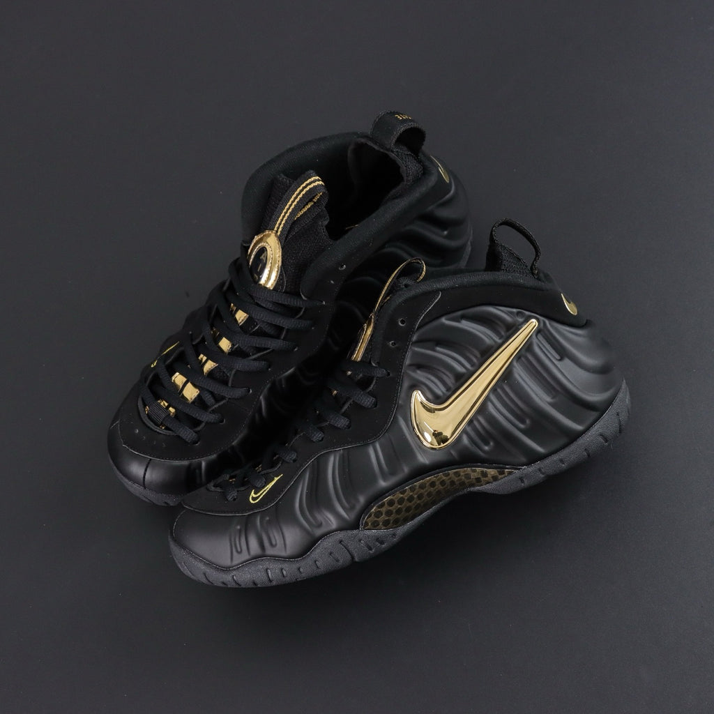 NIKE AIR  Foamposite Pro Black Metallic Gold