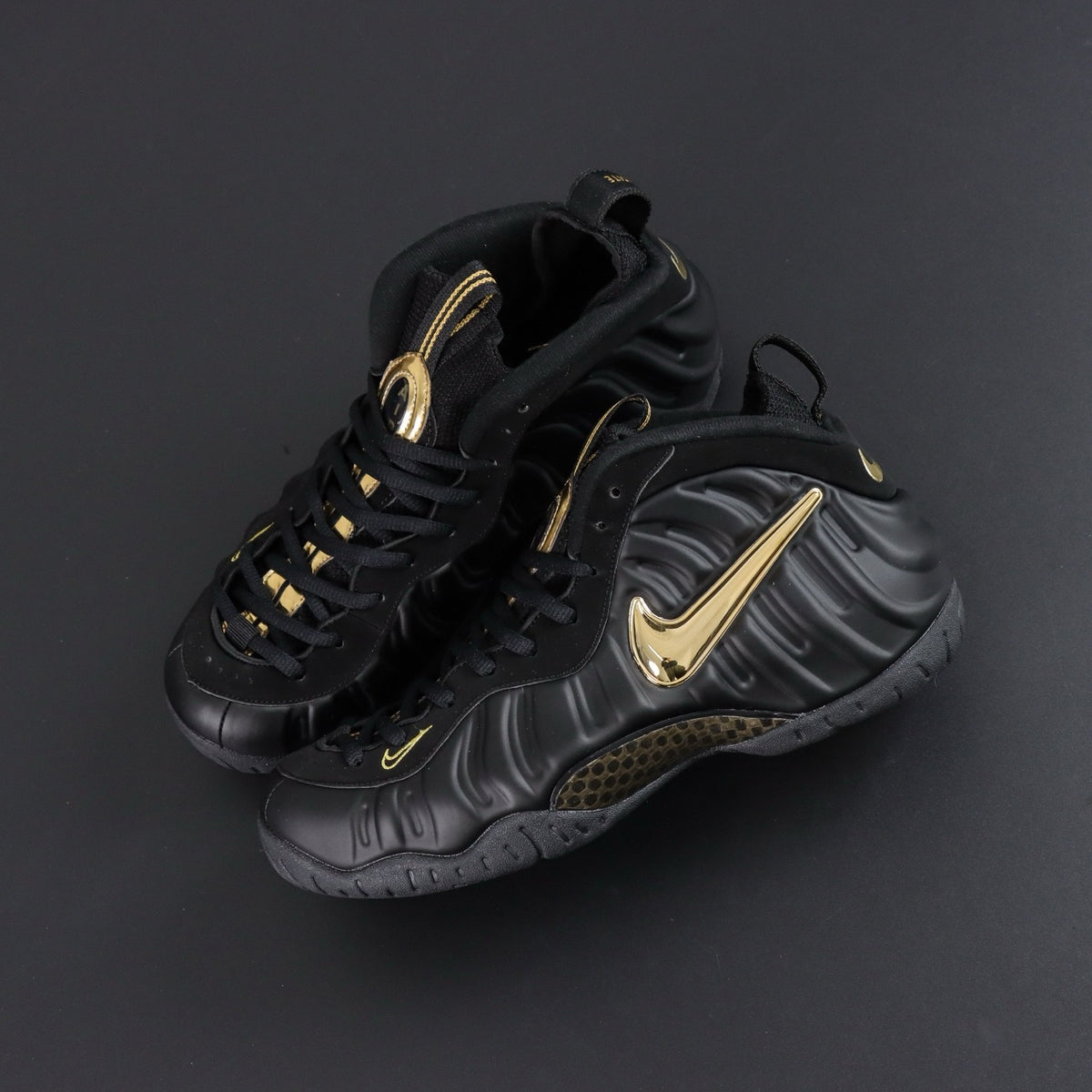 NIKE AIR  Foamposite Pro Black Metallic Gold