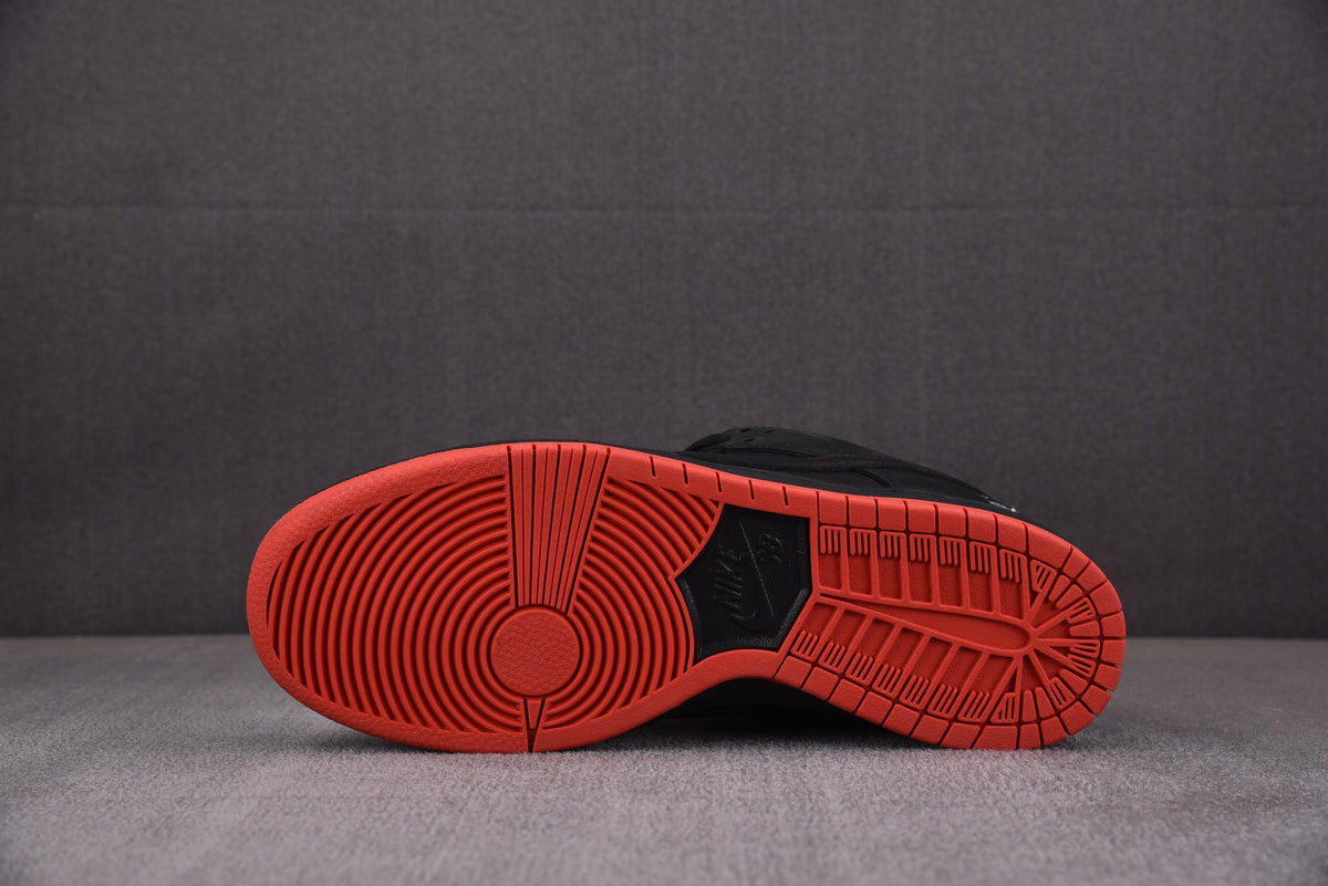 Nike SB Dunk  Low  Pro QS "Black Pigeon"