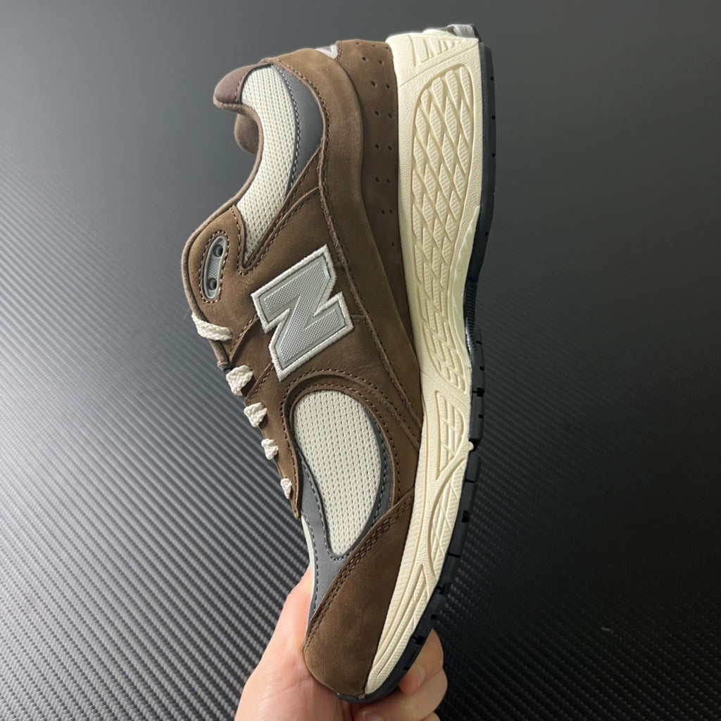 NEW BALANCE 2002R "Mocha"