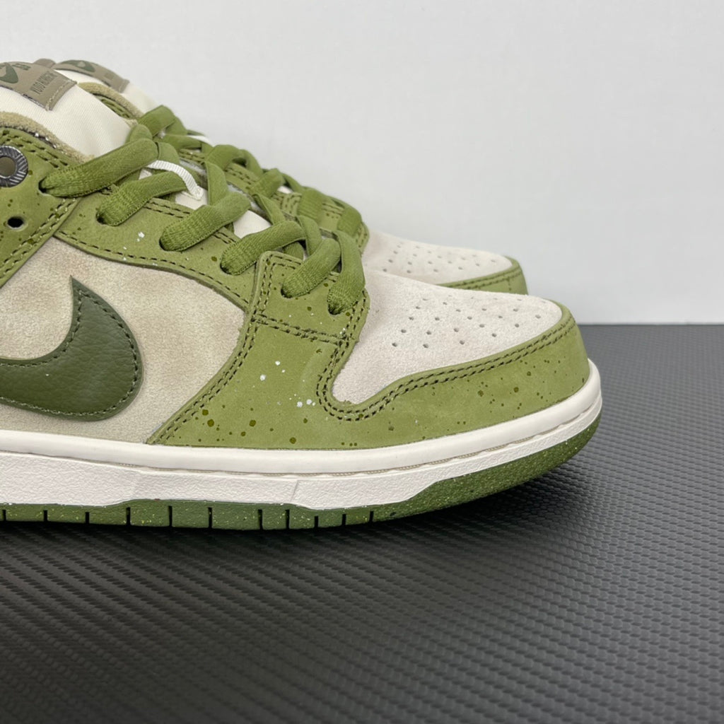 Nike SB Dunk  Low x Yuto "Matcha"