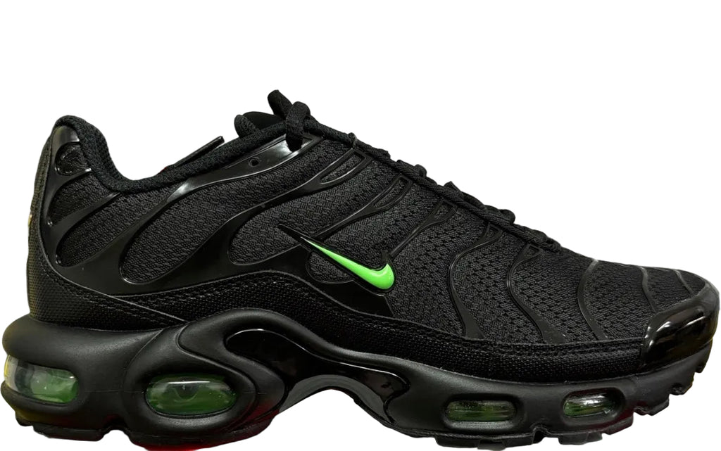 NIKE AIR MAX PLUS Black Green Strike