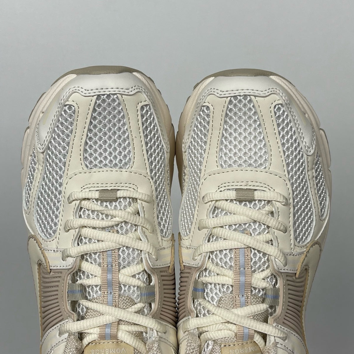 NIKE AIR ZOOM VOMERO 5  Sail / Light Orewood Brown