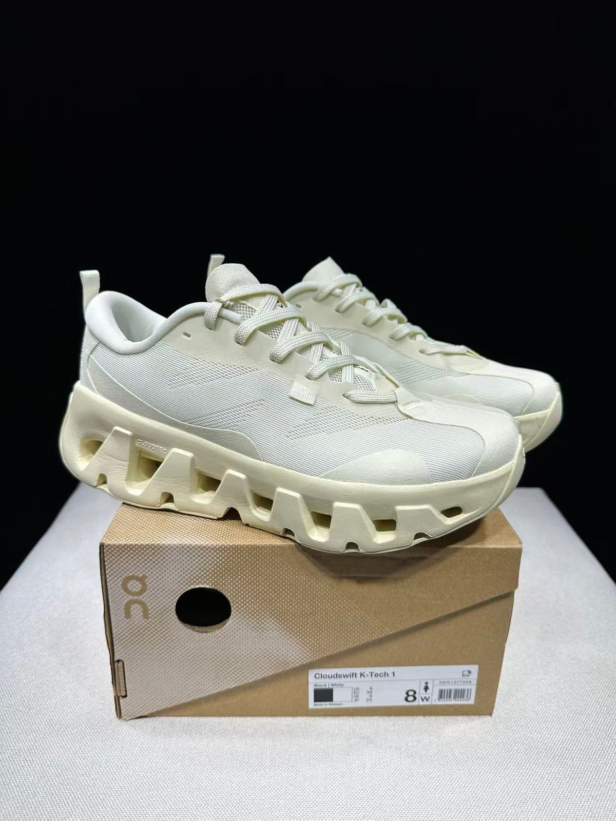 ON - KITH K TECH 1 CREAMY WHITE