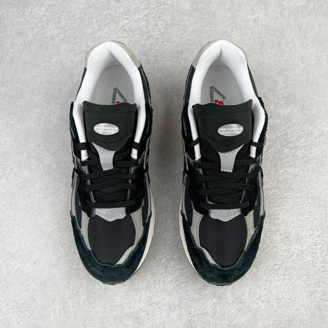 NEW BALANCE 2002R "Protection Pack" in Black/Grey