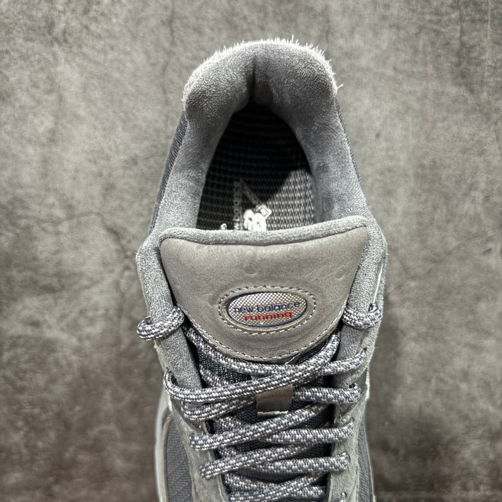NEW BALANCE 2002R grey and indigo/navy