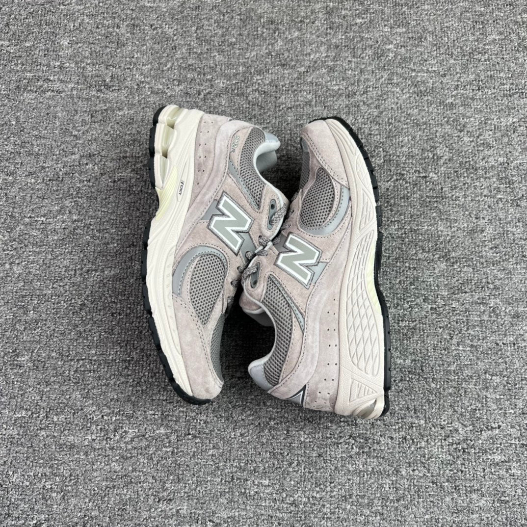 NEW BALANCE 2002R Marblehead / Light Aluminum